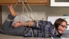 Beuty Nerd Roped Up In The Kitchen In Soles Jeans